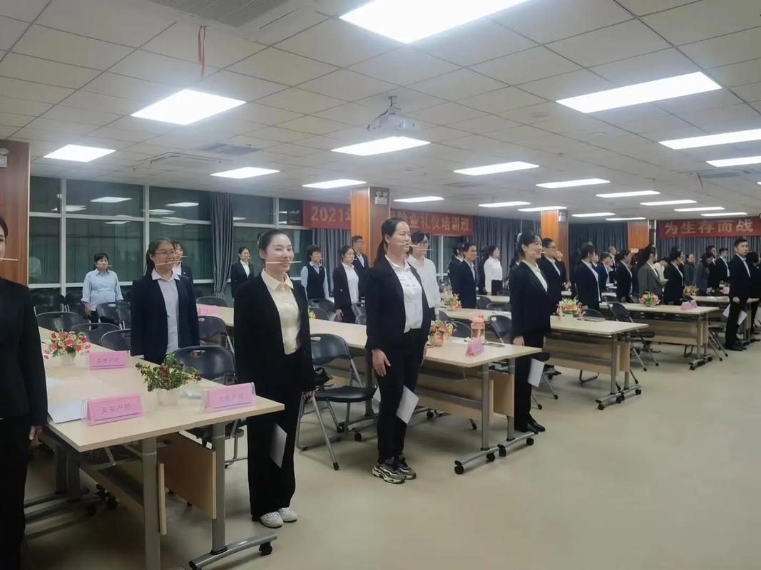 保險行業商務禮儀培訓 從產品到服務，再到禮儀服務的轉型